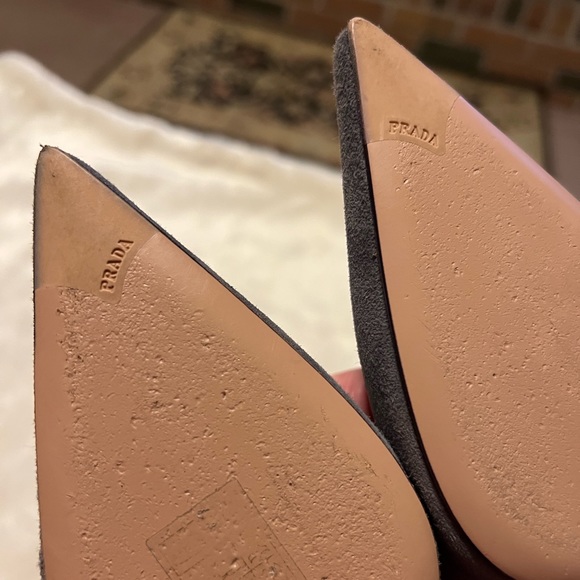 SOLD!!Sz 35.5 Prada Gray Suede Leather Pointy Toe Kitten Heels - Picture 10 of 15